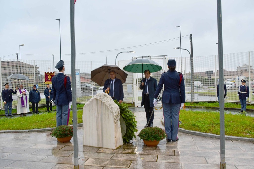 La Polizia Di Stato Ha Ricordato I Defunti Vconews It