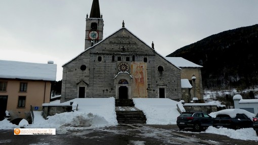 La chiesa di Baceno il giorno dopo la nevicata