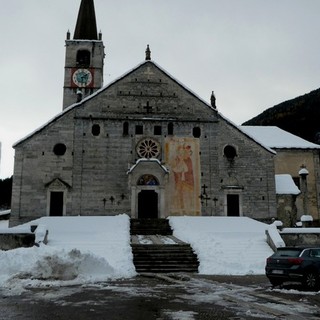 La chiesa di Baceno il giorno dopo la nevicata