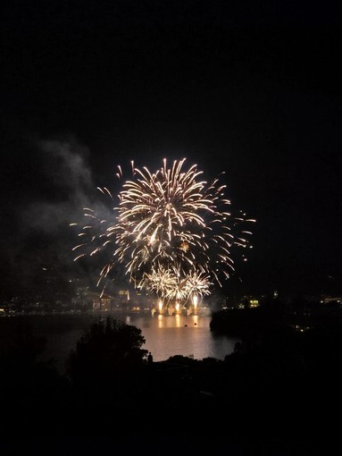 San Vito, lo spettacolo pirotecnico incanta Omegna