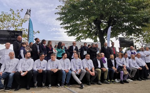 Sull'isola Pescatori il pesce di lago protagonista del festival ideato da Marco Sacco   FOTO