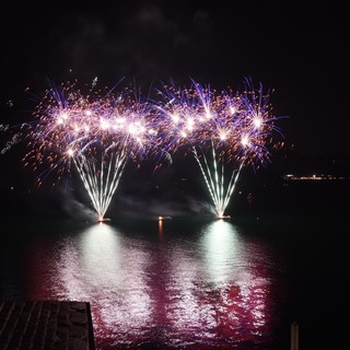 Grade successo lo spettacolo piro-musicale a Cannobio FOTO