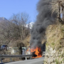 Auto distrutta dalle fiamme in Valle Cannobina