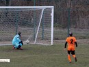 Nella foto: la palla di Fernandez si insacca a fil di palo: è il gol vittoria del Vogogna