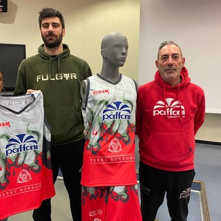 Presentata la nuova maglia solidale della Paffoni per il derby con Monferrato Basket