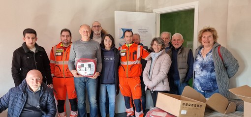 Un nuovo defibrillatore per la Croce Verde