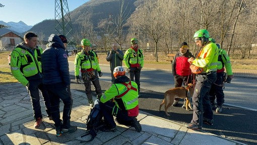 Atterrati a Villa i due scialpinisti rimasti illesi in Valle Divedro FOTO