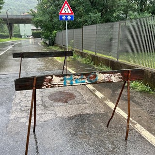 Ancora un allagamento in via alle Brughiere: &quot;Situazione pericolosa, serve intervento di Acqua Novara Vco&quot; FOTO E VIDEO