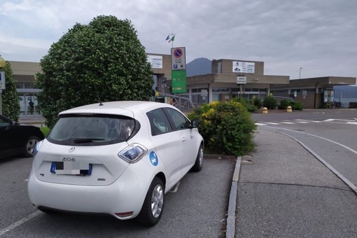 “Perché così poche colonnine per la ricarica delle auto elettriche a Verbania?”