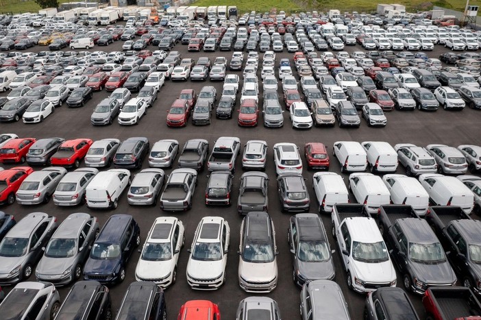 Novembre critico per il mercato auto piemontese