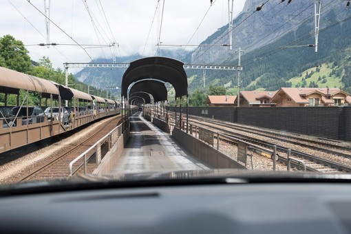 I treni navetta sulla linea ferroviaria del Sempione