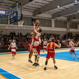 Basket, è tempo di derby tra Findomo Pediacooph24 e Paracchini Expo Foma