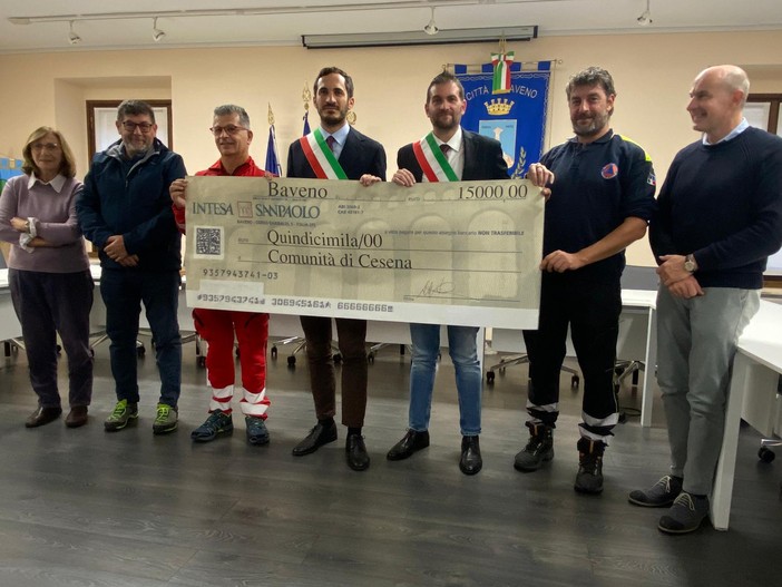 Baveno consegna 15mila euro alla comunità di Cesena, colpita dall'alluvione FOTO