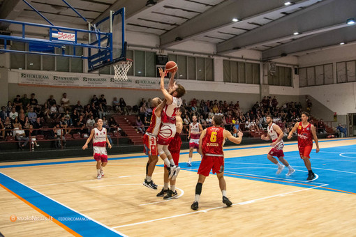 Basket, è tempo di derby tra Findomo Pediacooph24 e Paracchini Expo Foma