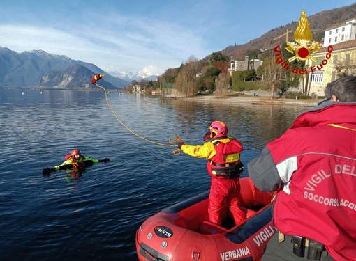 Vigili del fuoco, corso di formazione in ambiente acquatico per i volontari del Vco