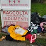 Cassonetti per la raccolta dei vestiti usati come discarica: &quot;Situazione indecorosa&quot;