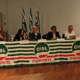 La Cisl alza la voce: &quot;Ammortizzatori sociali e piano industriale per affrontare le crisi&quot;