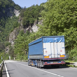 Carburanti: no all'aumento delle accise per l'autotrasporto, i consumatori in allerta