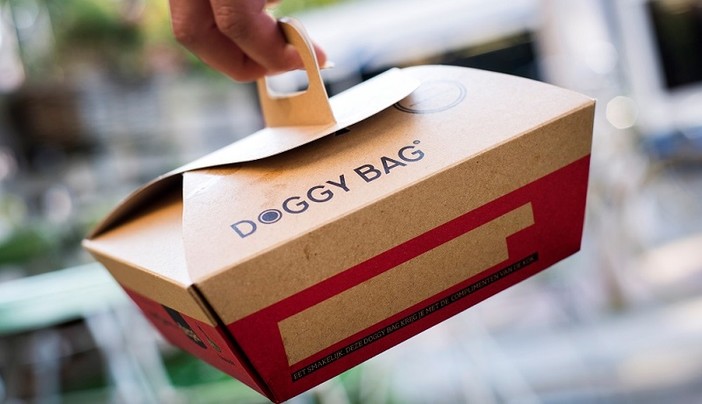 Quasi un italiano su due chiede la 'doggy bag' anti spreco al ristorante