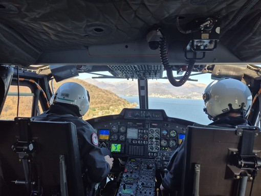 Un velivolo dei carabinieri in volo sul Vco nel periodo delle feste: dieci denunce