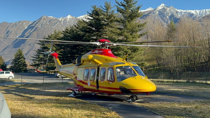 I soccorritori sono radunati al campo base allestito a Villadossola nella sede del Soccorso Alpino