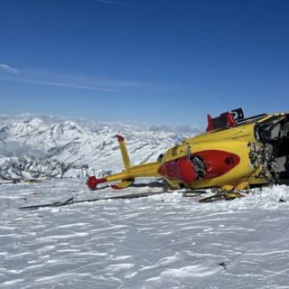 Eliambulanza precipita sul Monte Rosa, salvo l'equipaggio VIDEO