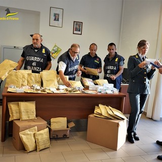 Commercio illecito di farmaci e sostanze dopanti tra Italia e Svizzera: nove condannati