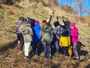 I bambini della primaria di Quarna celebrano la Festa dell'Albero