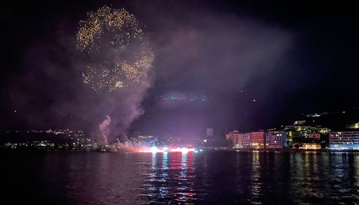 San Vito, pienone per il grande spettacolo pirotecnico FOTO E VIDEO