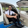 Perde una borsa di gioielli sul lungolago: ritrovata da un pilota di aerei grazie ai social