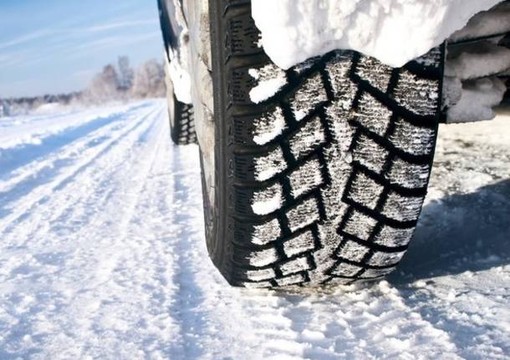 Dal 15 novembre l'obbligo di pneumatici invernali o catene a bordo