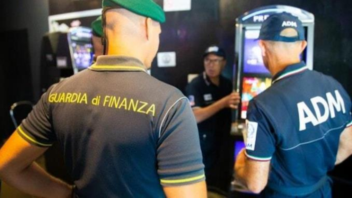 Agenzia delle dogane e forze dell'ordine insieme contro il gioco illegale