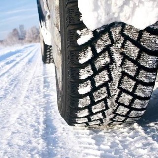 Dal 15 novembre l'obbligo di pneumatici invernali o catene a bordo