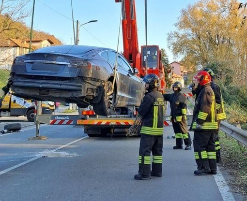 Scontro frontale a Fondotoce: grave un automobilista