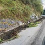 Vegetazione infestante, intervento in via Erbera a Bagnella FOTO