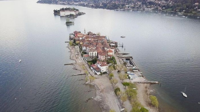 Aumentati i passaggi di raccolta rifiuti alle isole Borromee