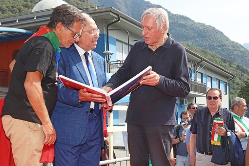 A don Luigi Ciotti il libro sulle forze dell'ordine del Vco