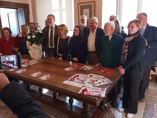 La 57esima Mostra della Camelia si apre con un omaggio a Raffaella Carrà