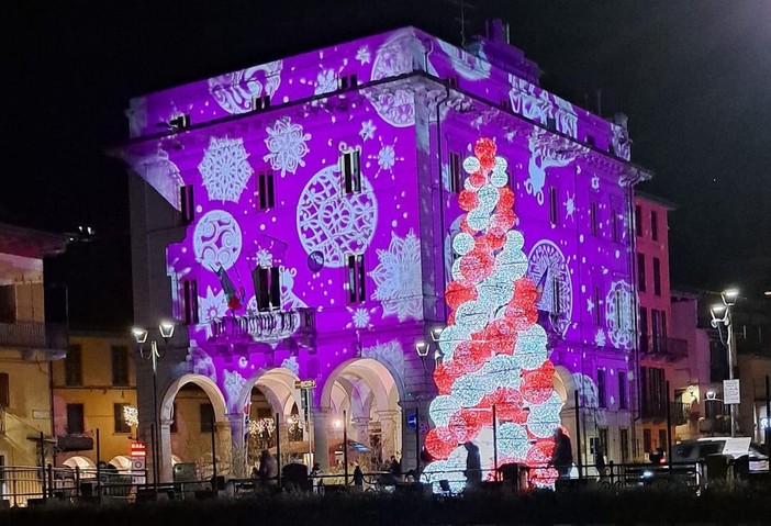 A Omegna è arrivato il Natale: luminarie accesse e tanti eventi in tutta la città