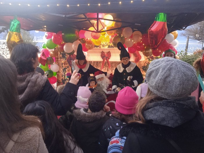 Grande partecipazione per Babbo Natale a Suna FOTO