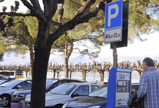 Cinquanta nuovi posti auto sul lungolago: a breve apre il parcheggio