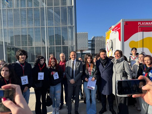 La Plasmamobile arriva in Piemonte: gli studenti del Gobetti firmano il logo