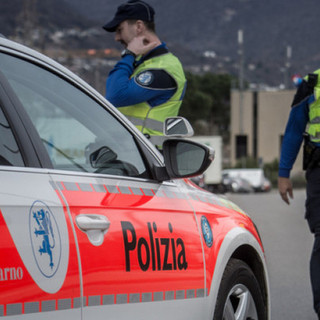 Sfrecciava a oltre duecento all'ora, automobilista nei guai in Canton Ticino