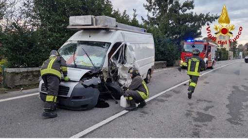 Oggebbio, scontro frontale sulla statale 34