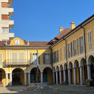 Pallanza, in piazza Pedroni “spariscono” le panchine collocate l’anno scorso