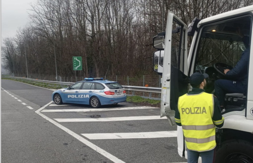 Autista di autobus in partenza per gita scolastica trovato positivo all'alcoltest