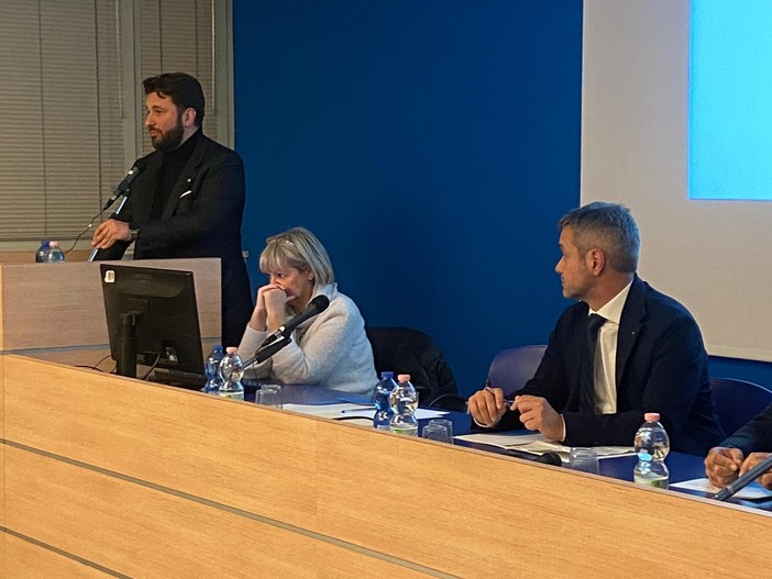 Presentato il nuovo direttore generale Asl Cattel. No comment sugli ospedali dall'assessore Riboldi