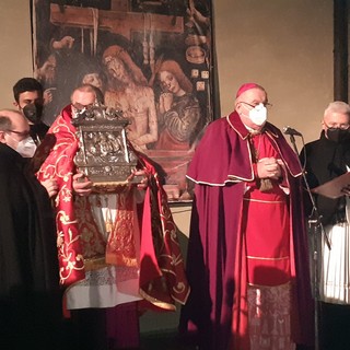 A Cannobio si celebrano fede e tradizione: questa notte si ricorda il &quot;miracolo della Sacra Costa&quot;