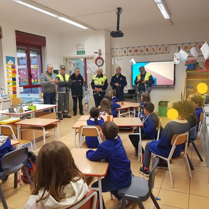 San Bernardino Verbano porta l'educazione civica a scuola