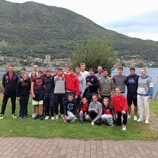 L'argento olimpico Carlo Tacchini in visita alla Canottieri Omegna